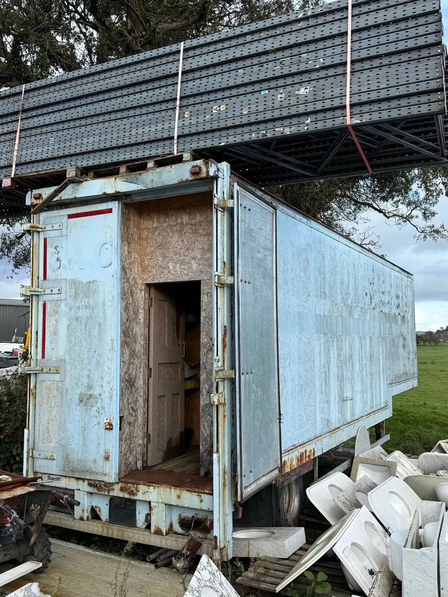 35ft Step Form Box Trailer - Image 3