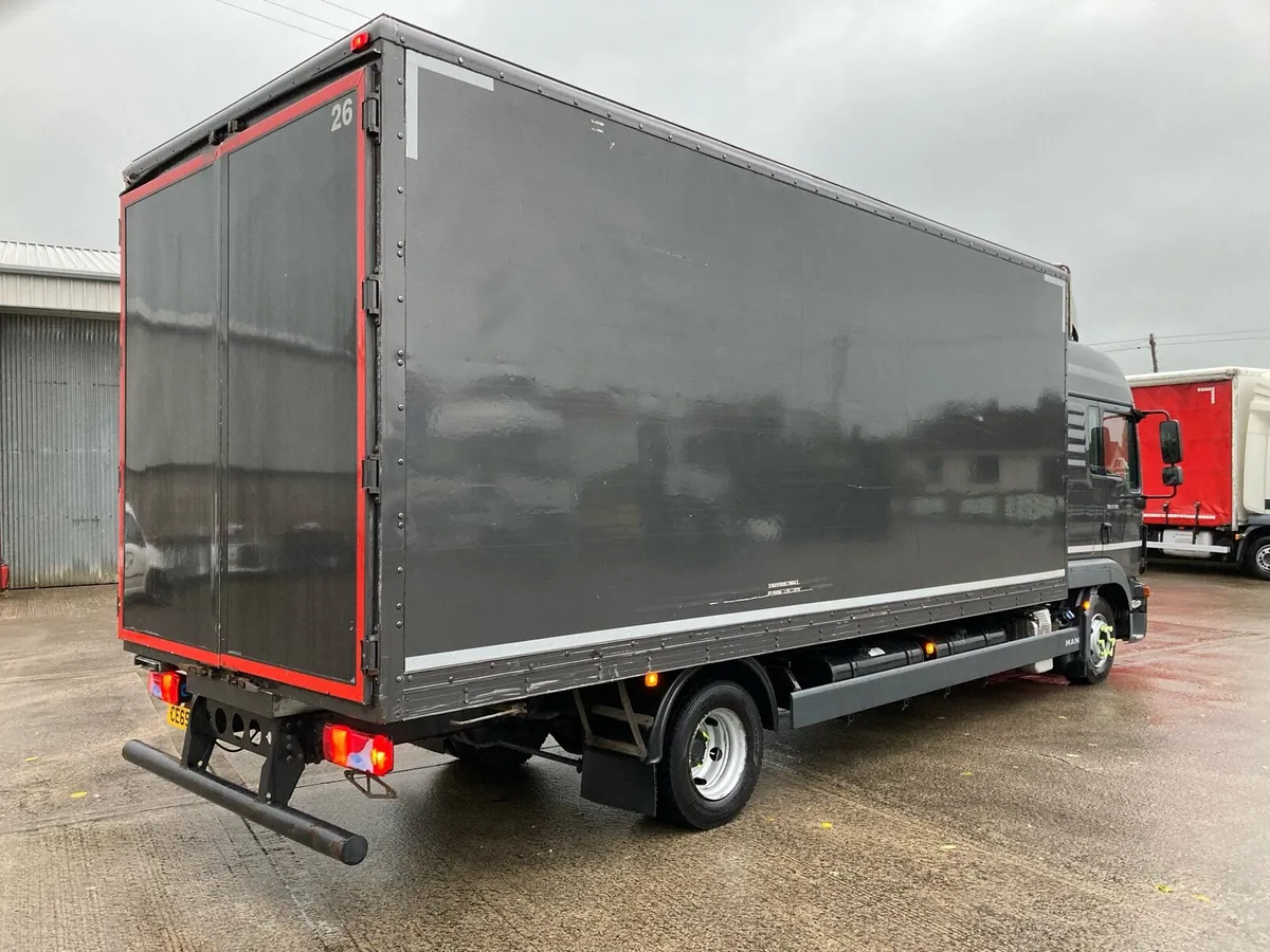 2019 (nov) MAN TGL 8.190 sleeper cab - Image 4