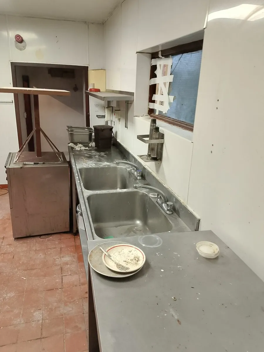 Restaurant takeaway for rent - Image 3