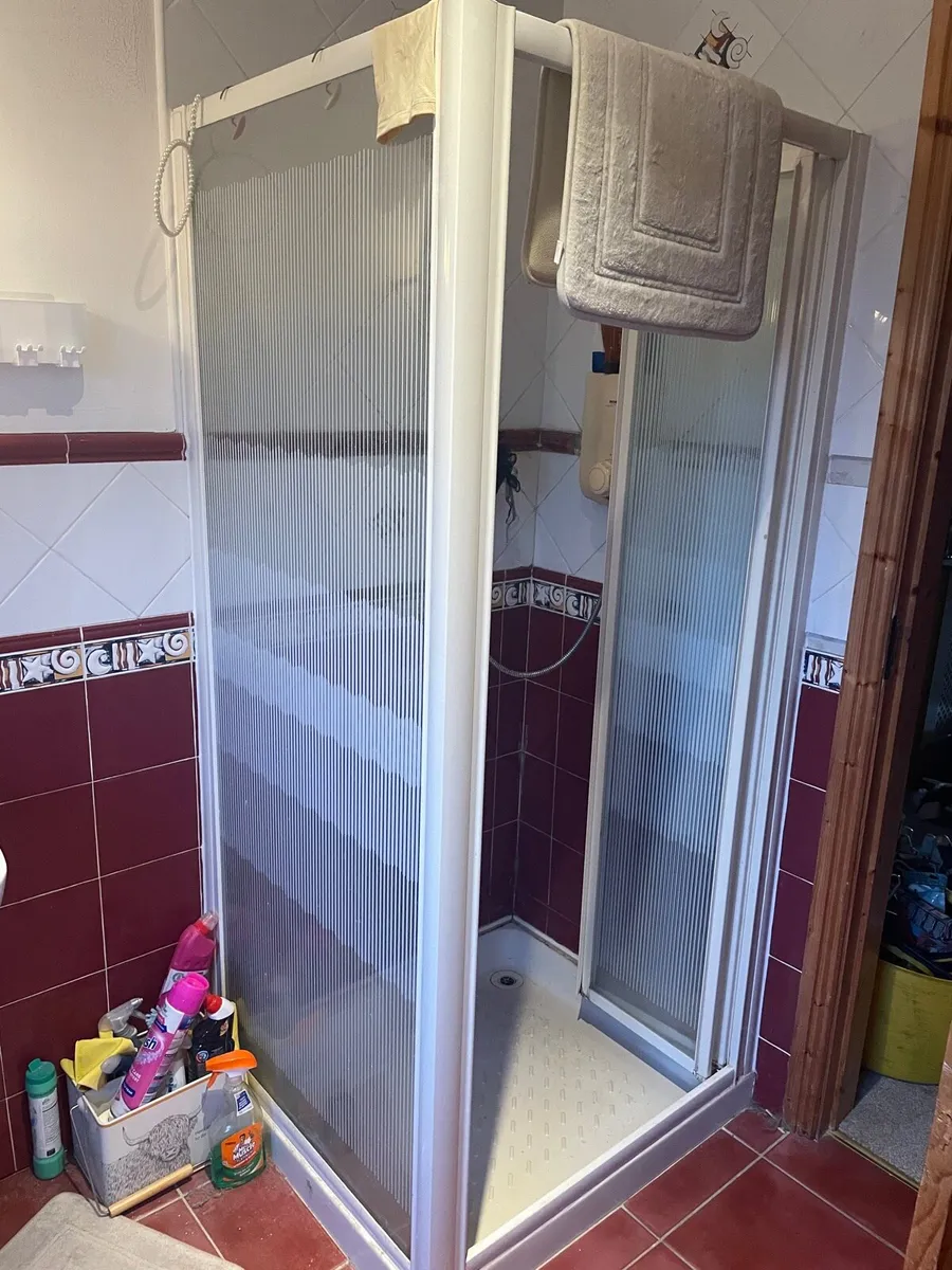 Bath and Sink - Image 3