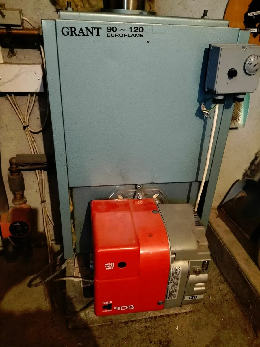 grant oil boiler and 11 radiators - Image 4