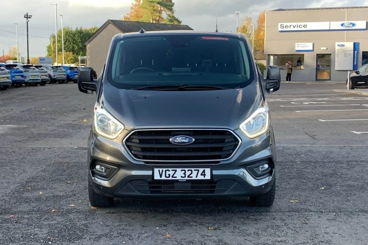 Ford Transit Custom 2.0 320 Limited Crew Cab L2 H - Image 4