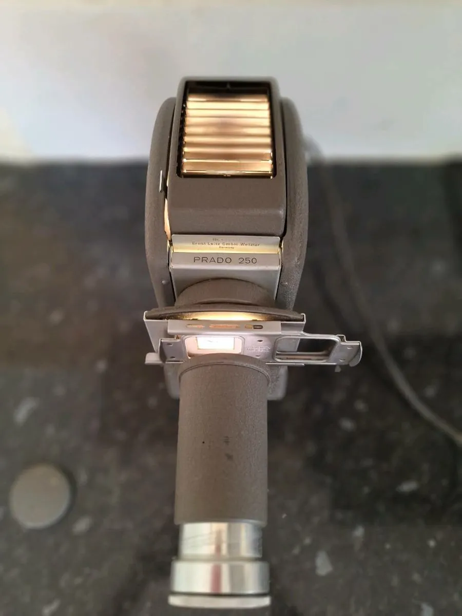 Vintage Leitz Prado 250 slide projector - Image 4