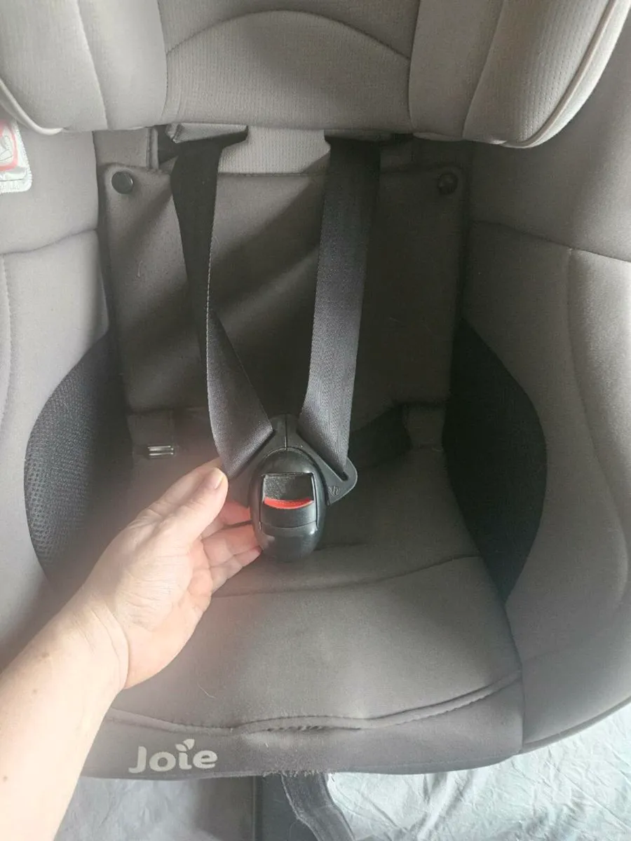 Jolie 360 car seats - Image 2