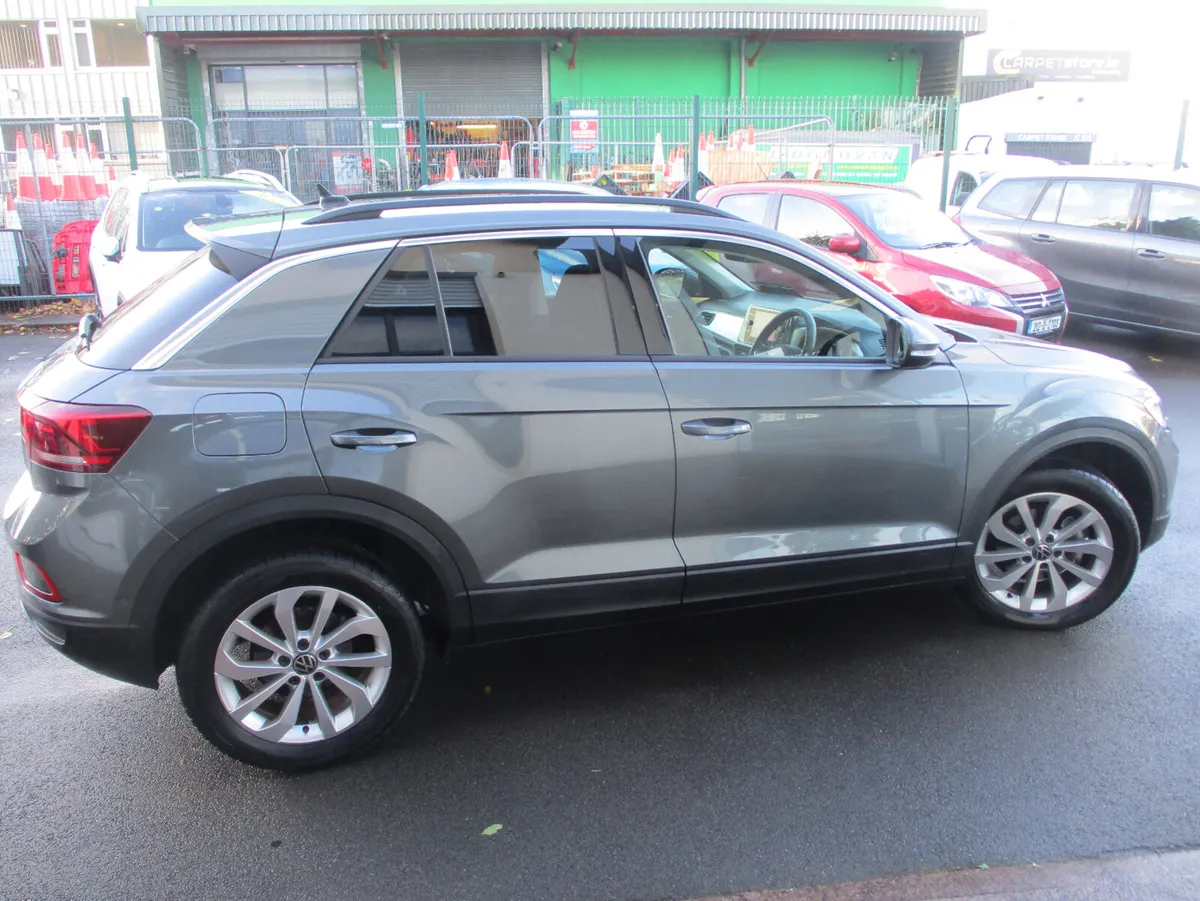 Volkswagen T-Roc 75 EDITION 2.0TDI  2024 - Image 4