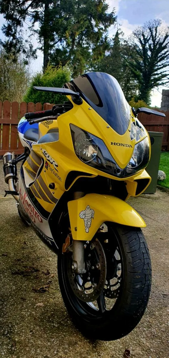 Honda CBR 600FS Valentino Rossi edition FR1 - Image 4