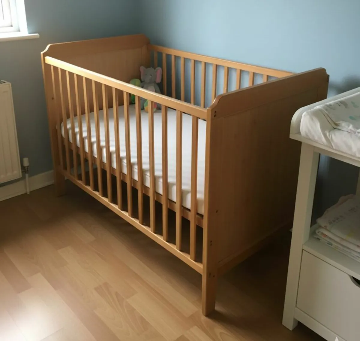 Solid Wood Baby Cot with Clean Mattress - Image 1