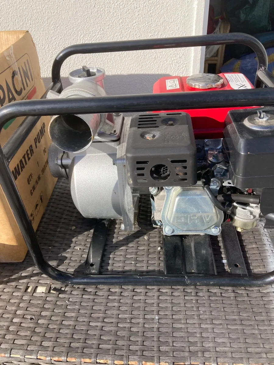 Water pump - Image 1