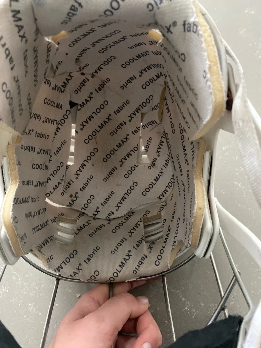 Hurling helmet - Image 2