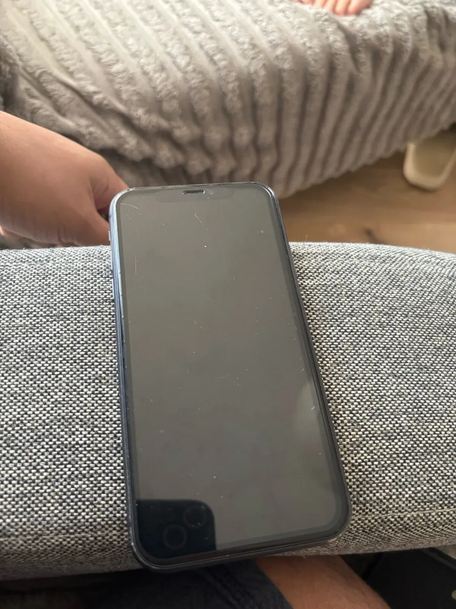 iPhone 11 64GB Unlocked - Image 2