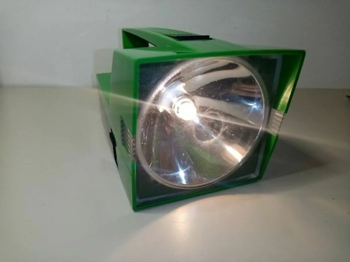 Original 1970s French Navir Wonder Green lantern - Image 3