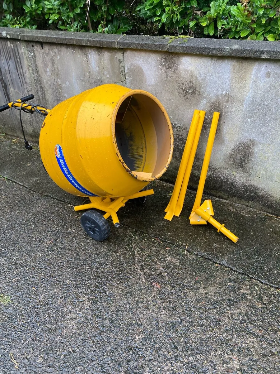 Electric mixer - Image 1