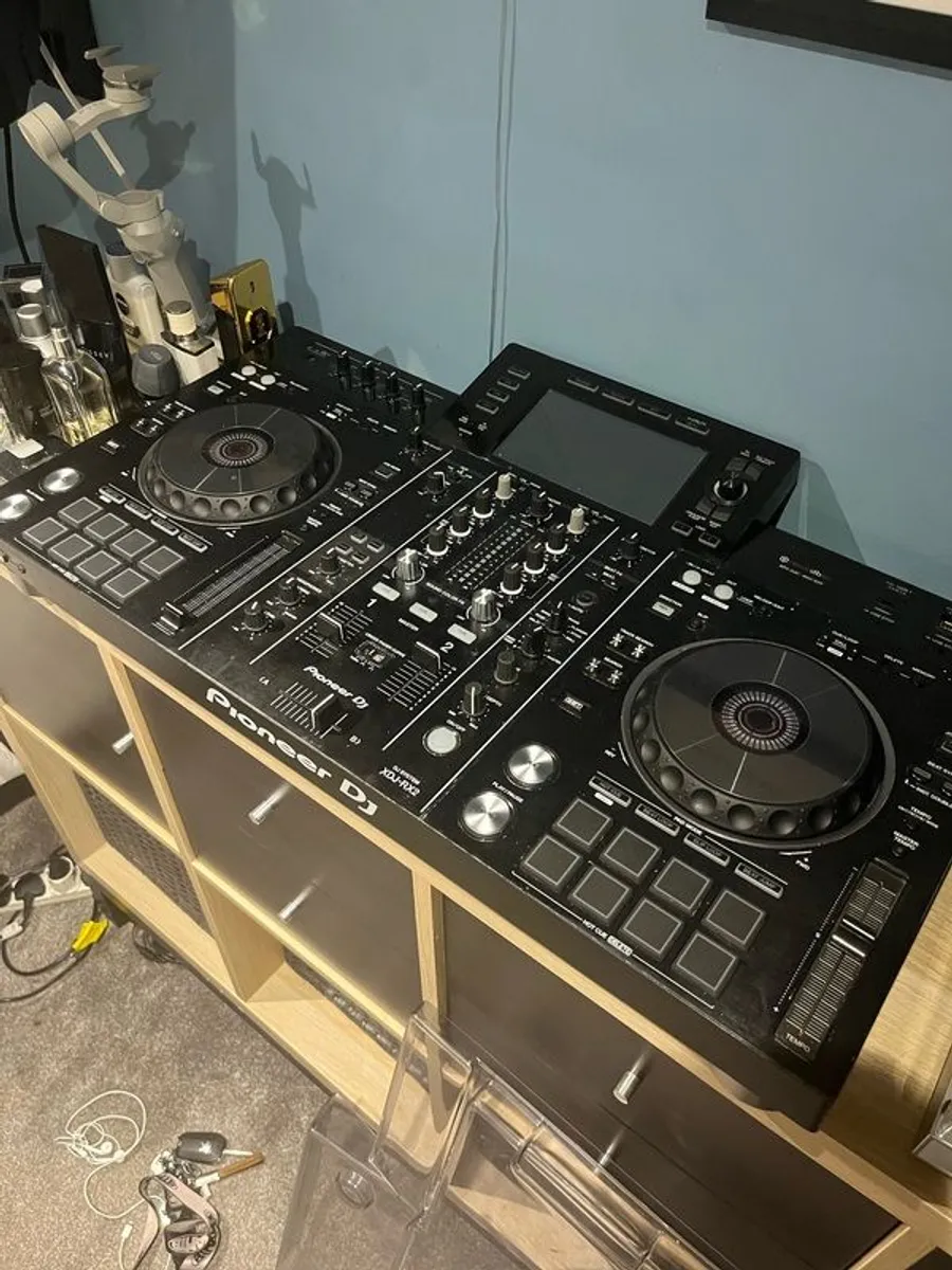 Pioneer XDJ RX2 - All in one - Mint condition + Hardshell cover + Travel case - Image 2