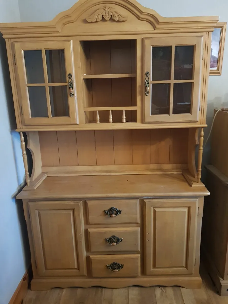 Dresser/display unit - Image 1