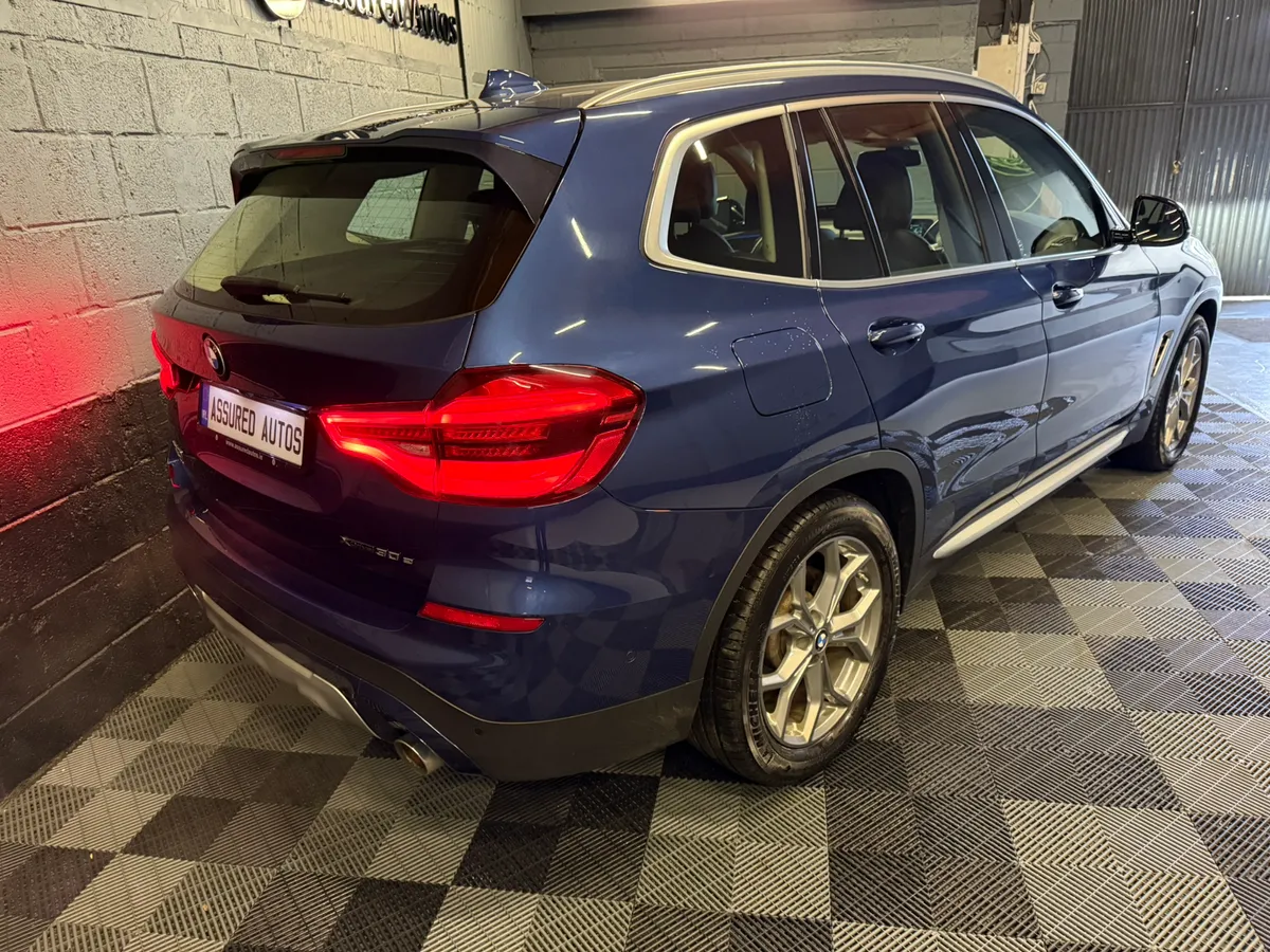 BMW X3 X-Line 30E X-Drive - Image 3