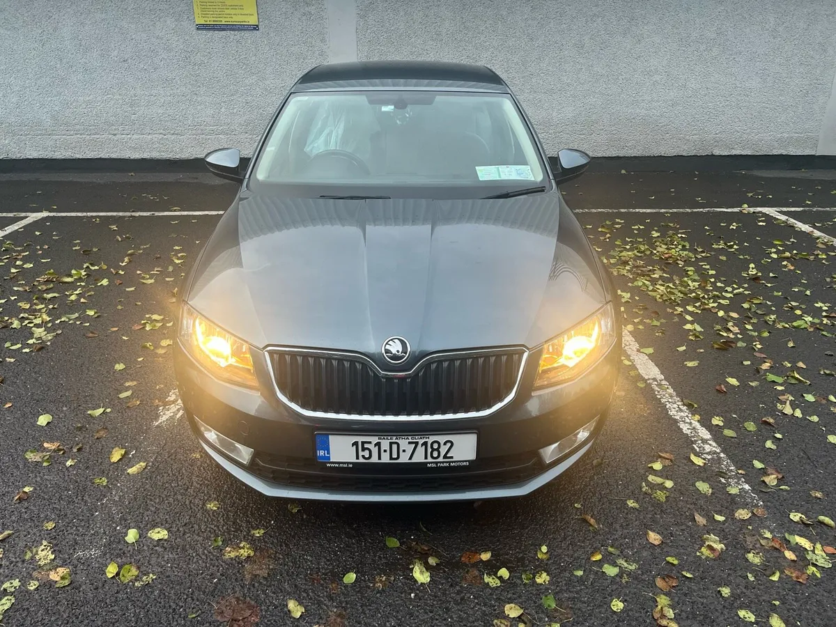 Skoda Octavia 1.6 TDI Elegance !!low mileage!! - Image 2