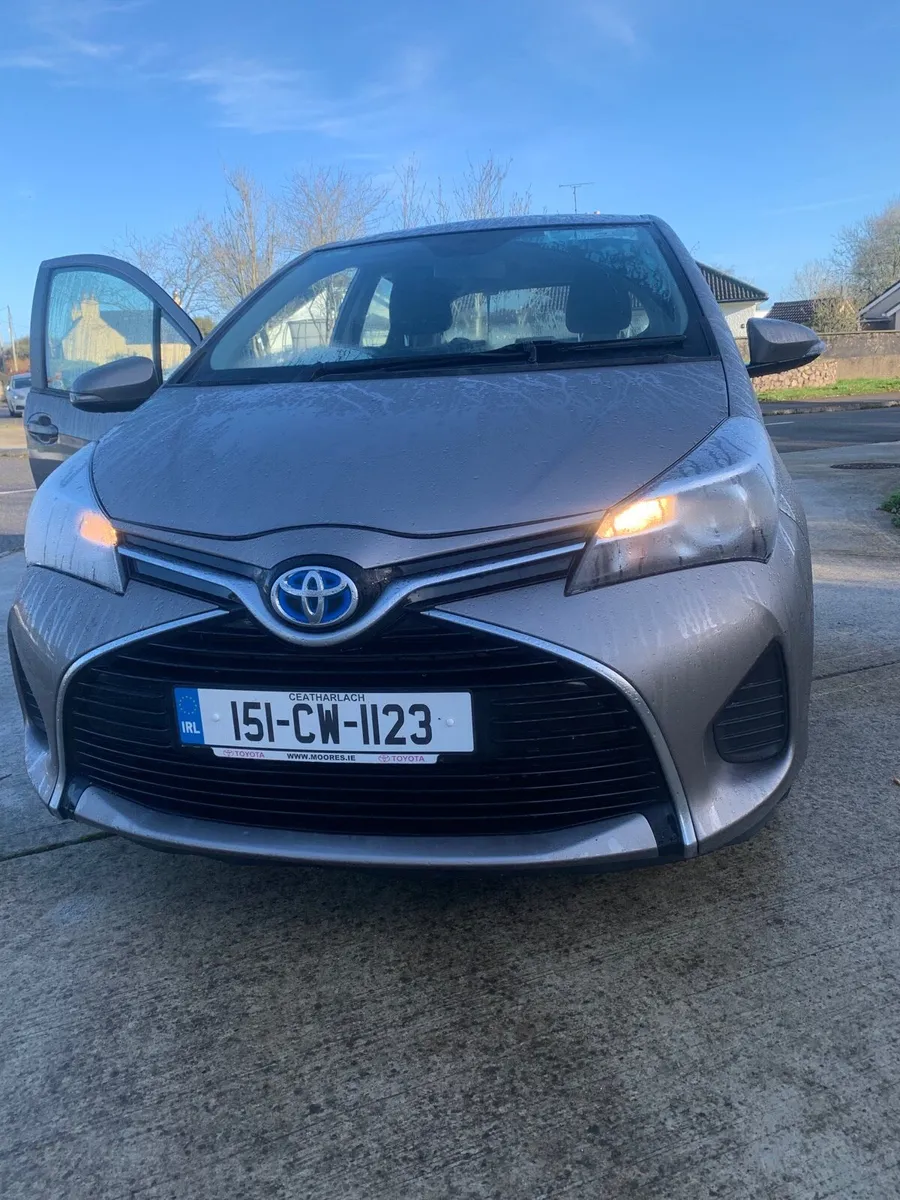 2015 Toyota Yaris - Image 1