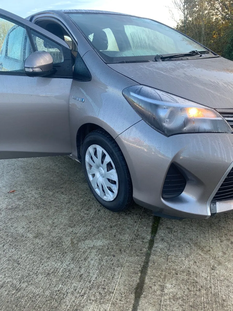 2015 Toyota Yaris - Image 3