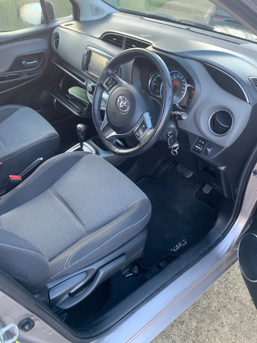 2015 Toyota Yaris - Image 4