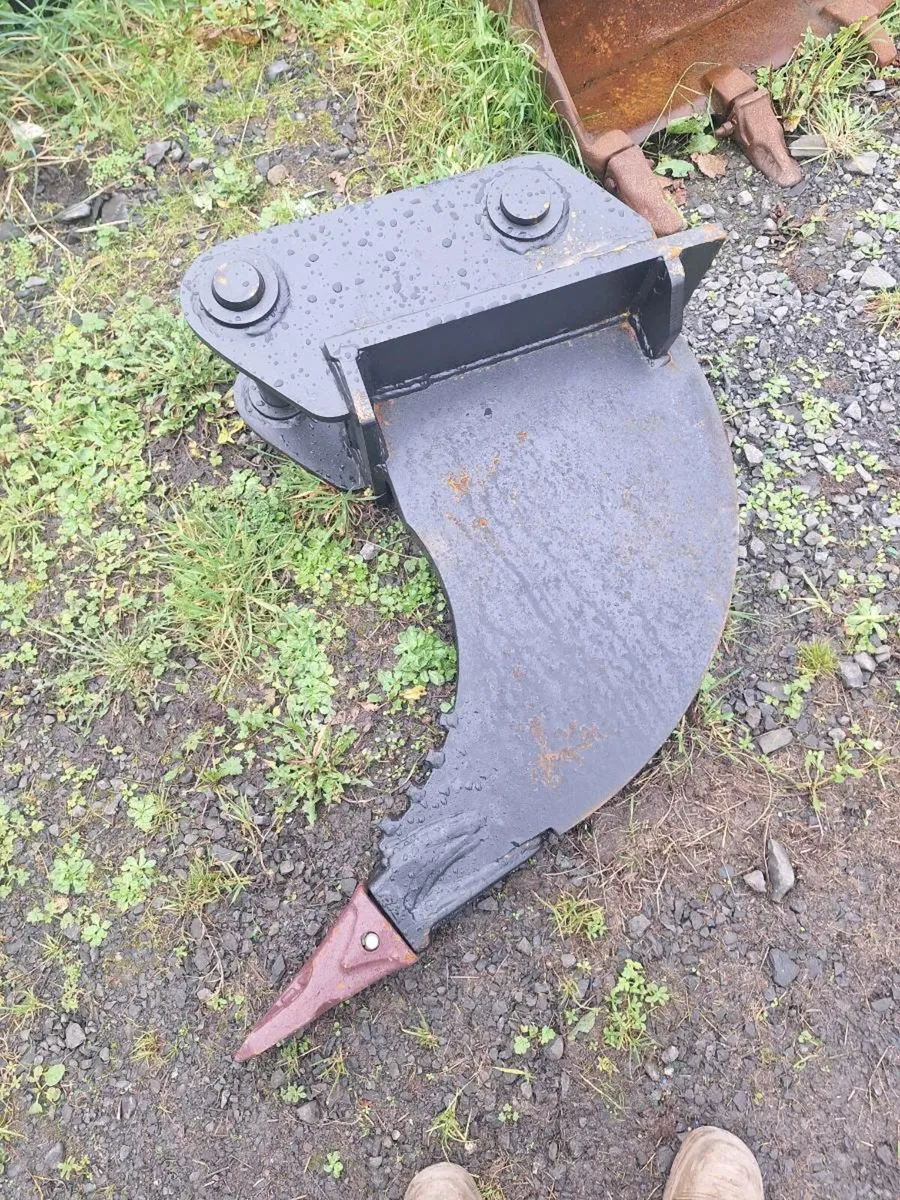 Rippers post drivers buckets - Image 1