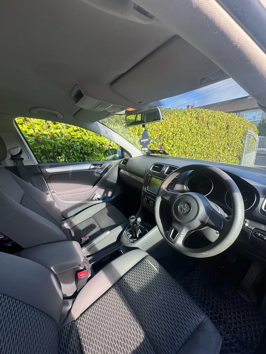 Volkswagen Golf - Image 4