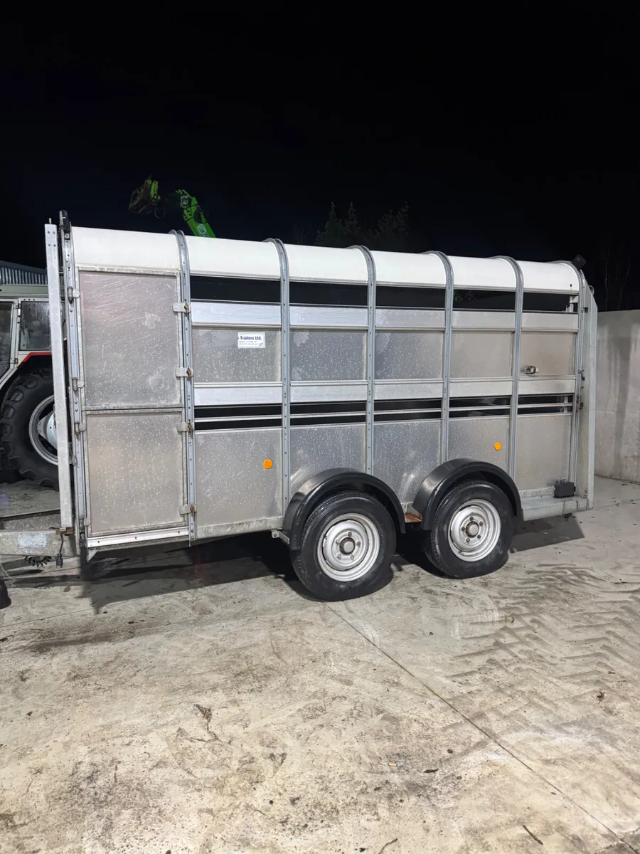Cattle trailer - Image 1