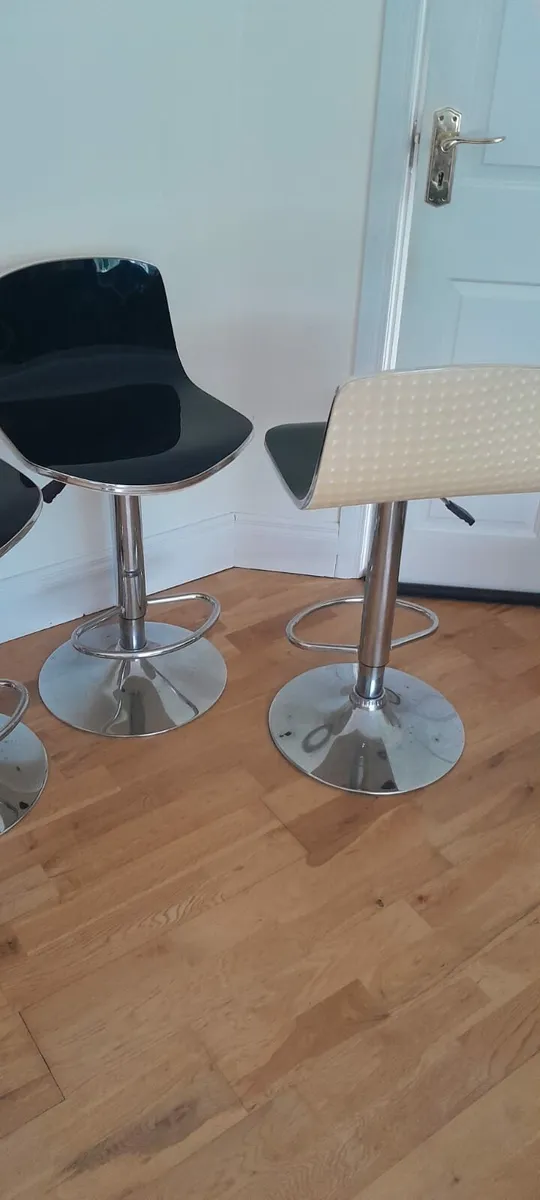 Kitchen Bar Stools - Image 3