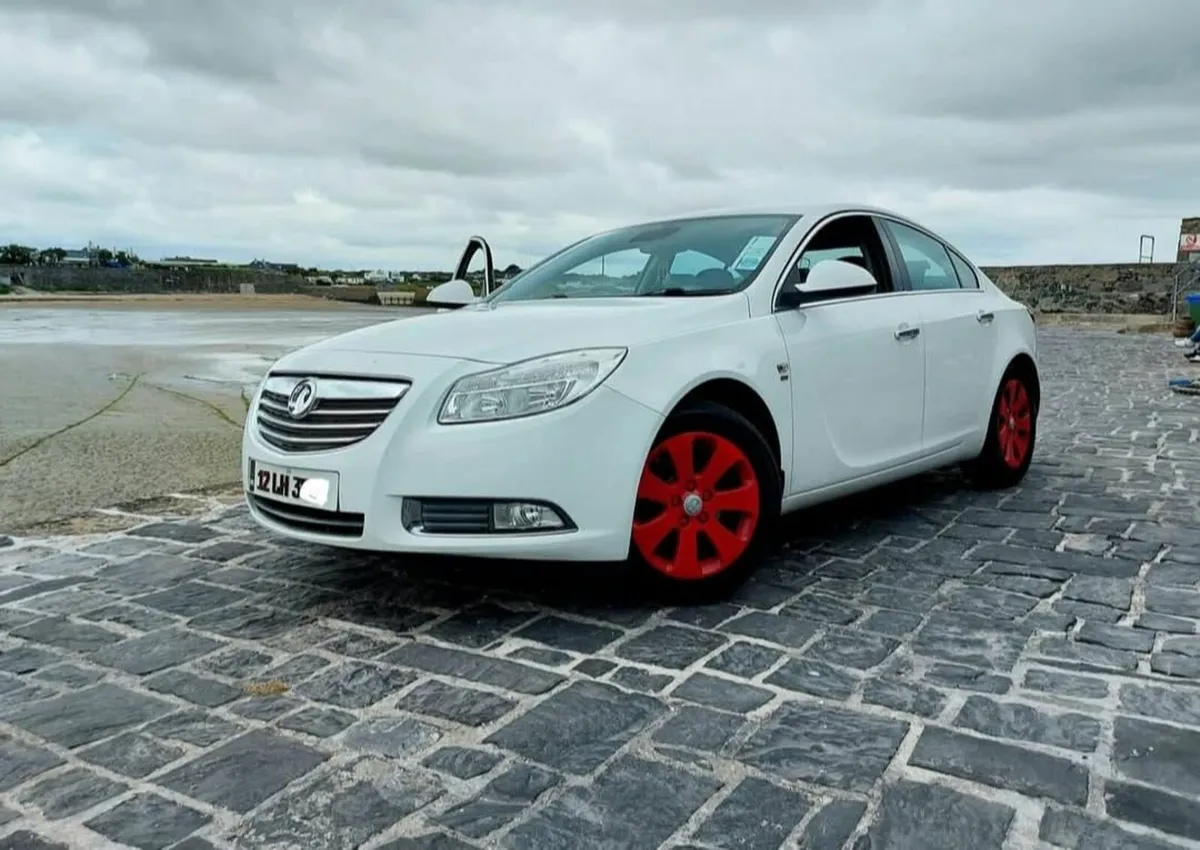 Vauxhall Insignia 2012 - Image 1