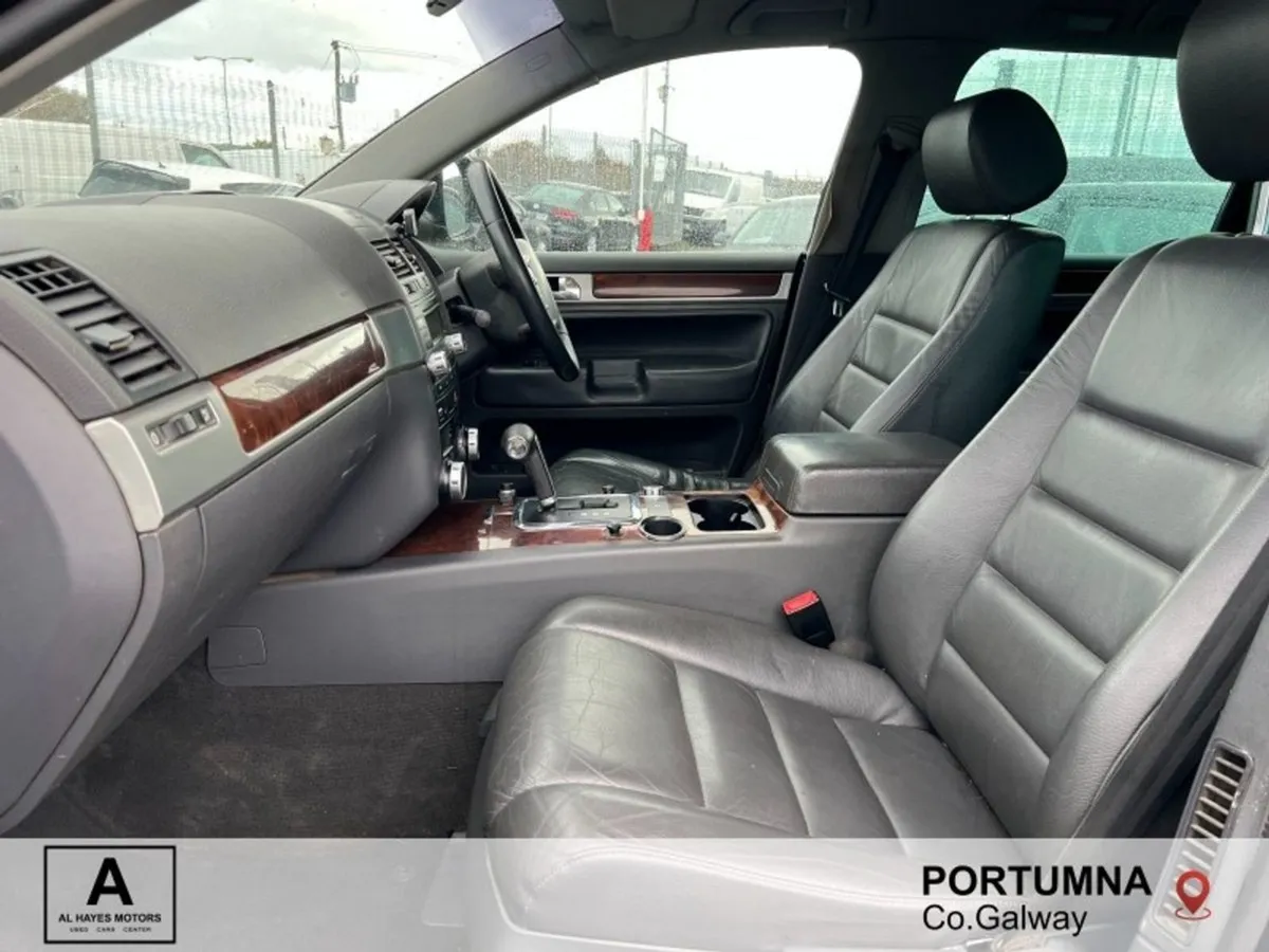 Volkswagen Touareg Automatic 3.0 TDI V6 2 Seater - Image 3