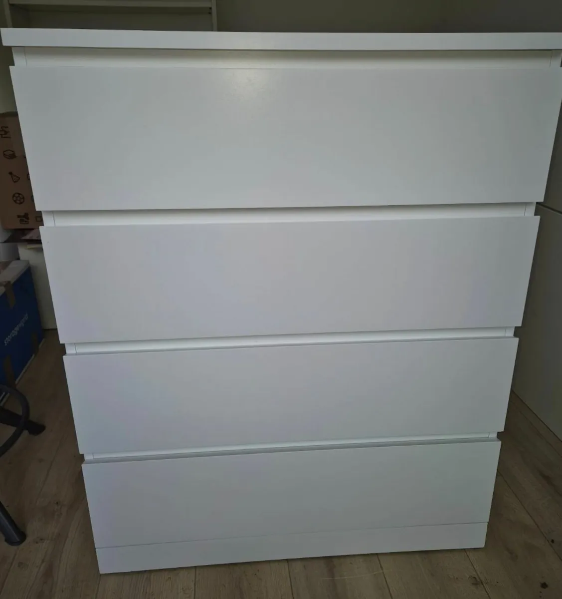 Chest of drawers
