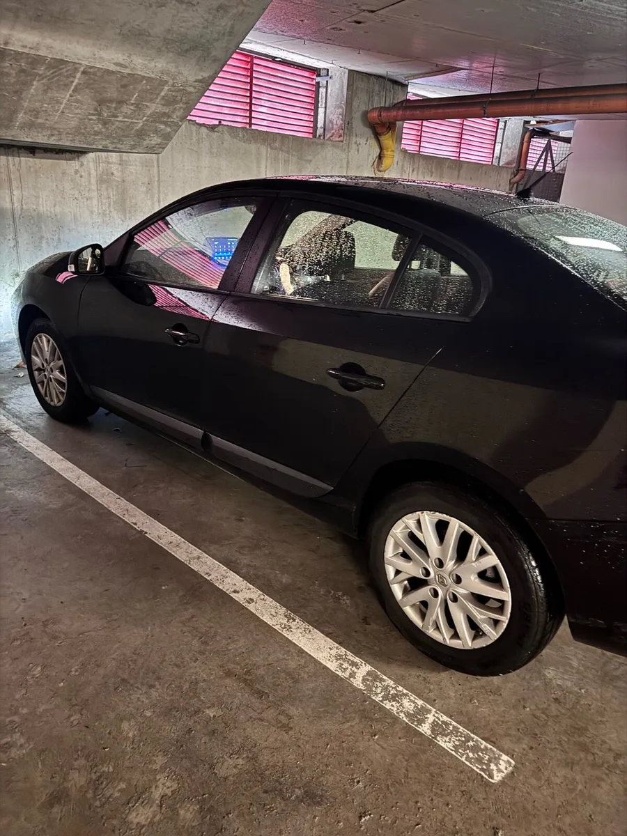 Renault Fluence 2015 Black - Image 2