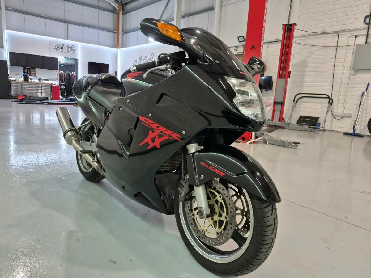 Honda CBR 1100 Super Blackbird *QUICK SALE NEEDED* - Image 1