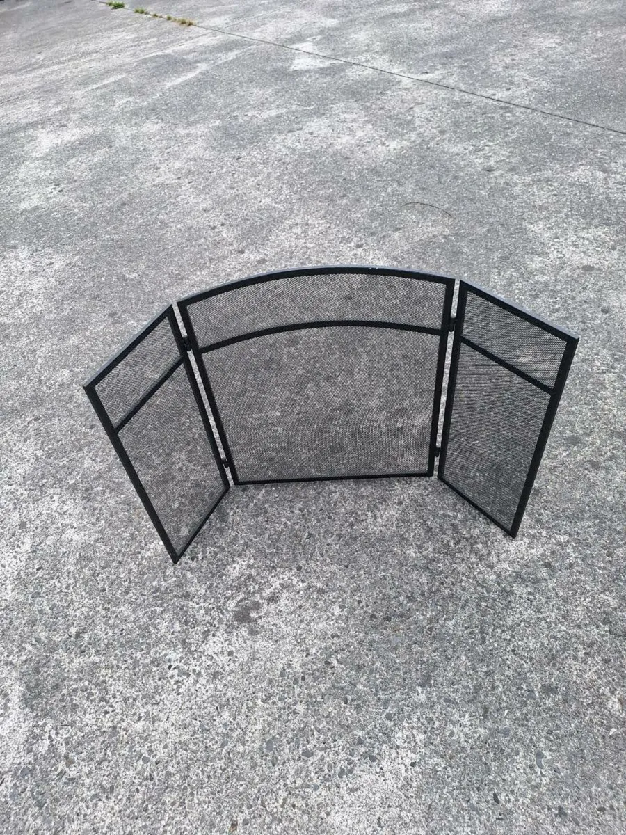 Black metal fire guard - Image 2
