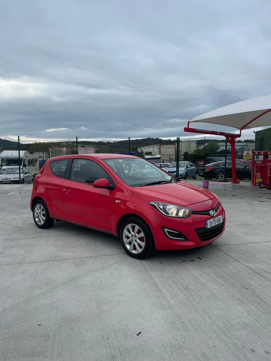 131 Hyundai i20 TAX AND NCT - Image 2