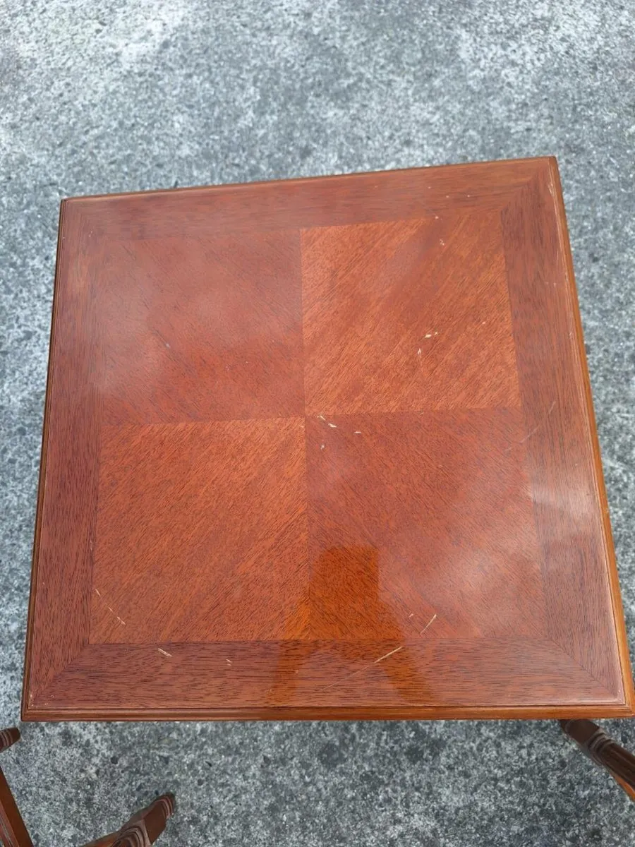 A beautiful and very unusual nest of tables - Image 4