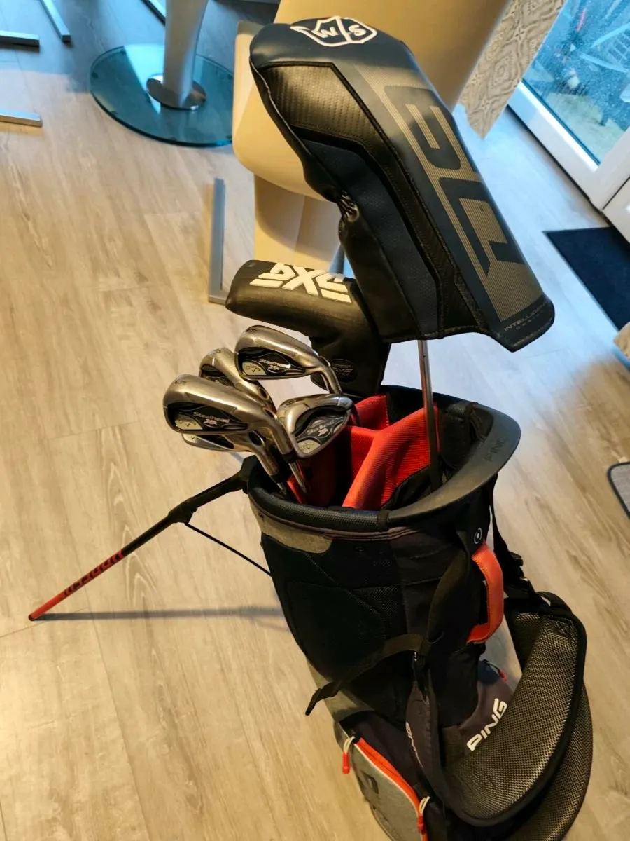 Set of clubs - Image 1