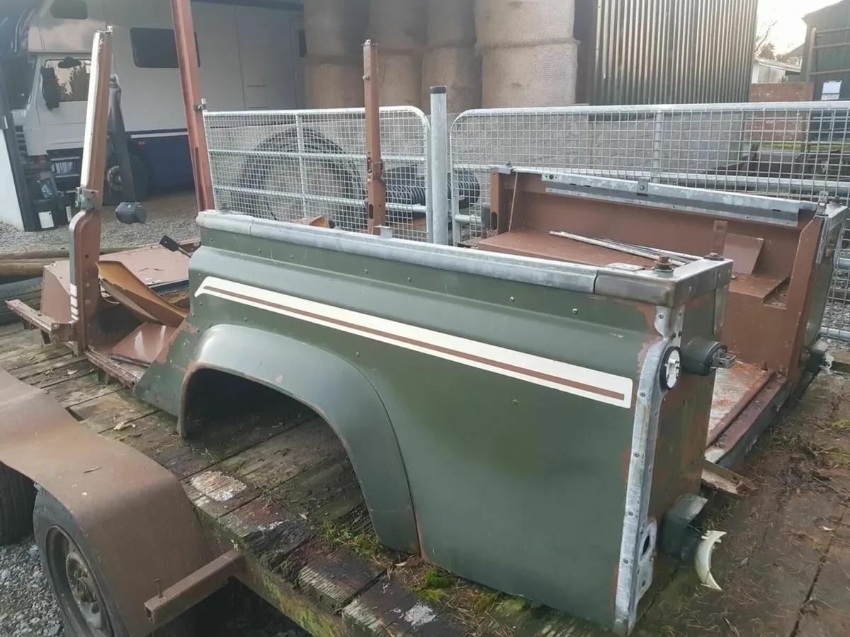 Land Rover 110 V8  1984  Project. - Image 4