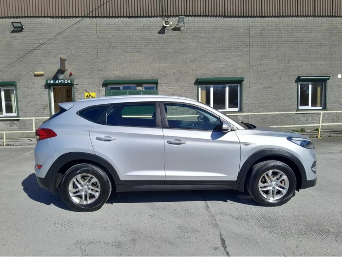 Hyundai Tucson COMFORT 5DR Portlaoise. - Image 2