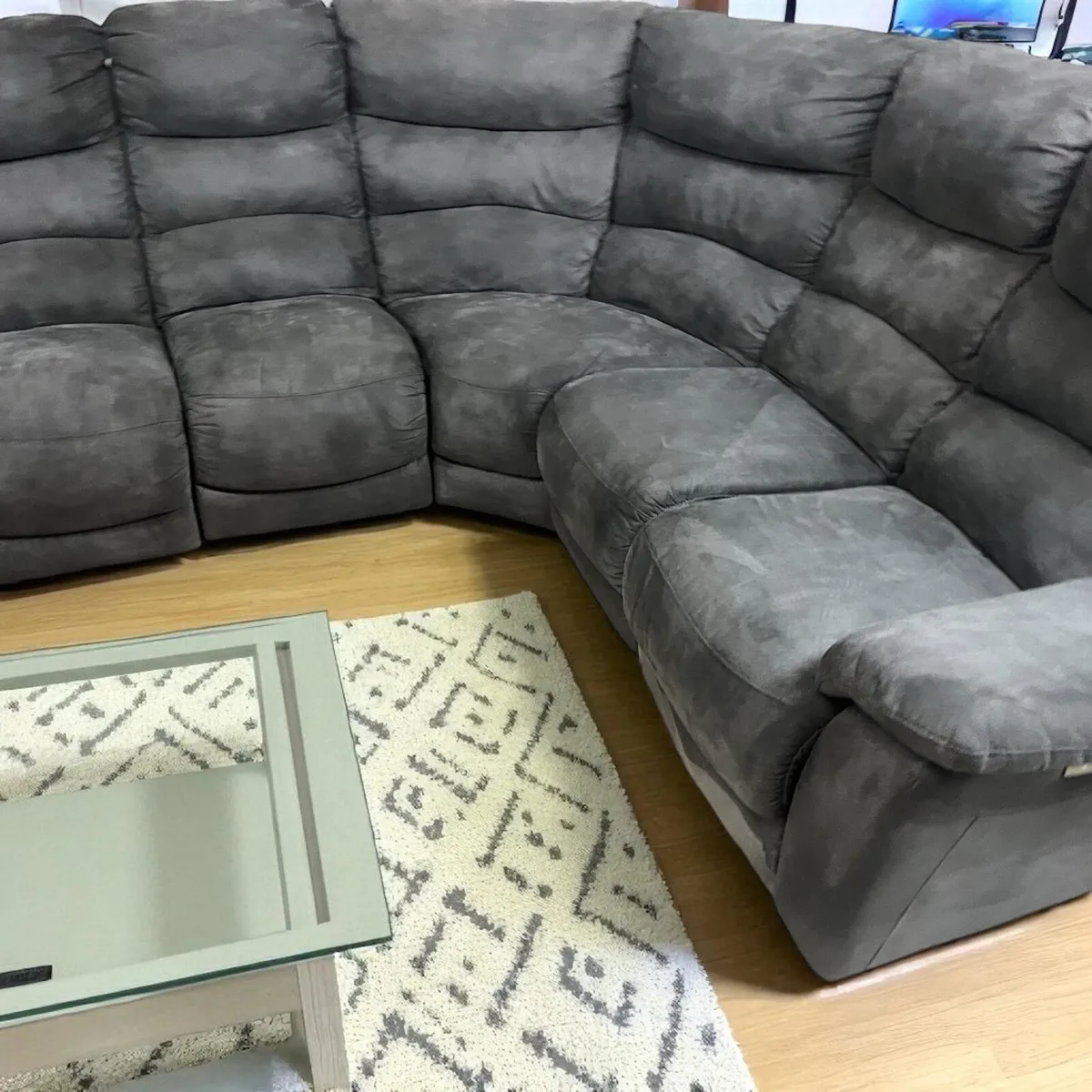 Grey corner recliner sofa Delivery available - Image 4