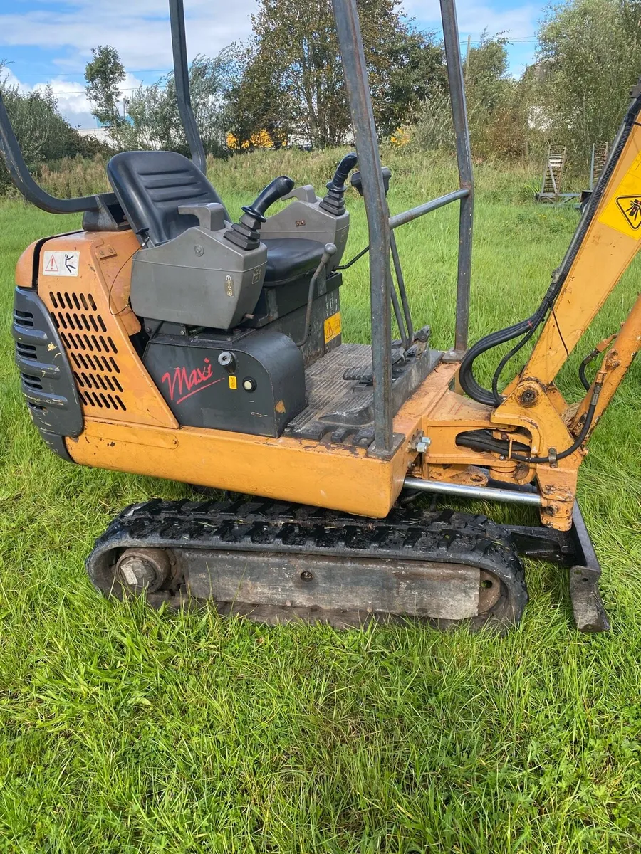 Mini digger Case 1.5 ton - Image 4