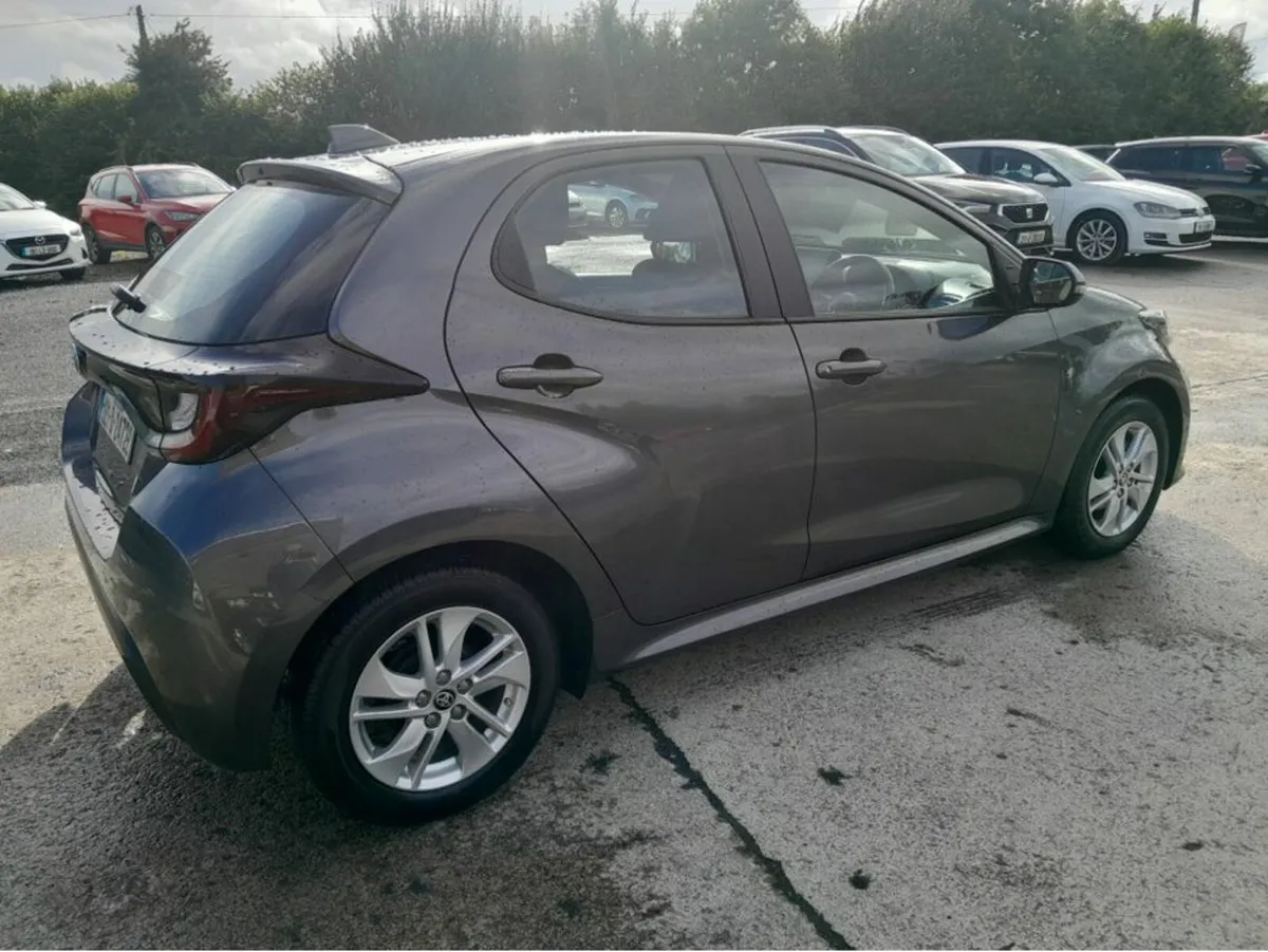 Toyota Yaris 1.0 LUNA 5DR - Image 3