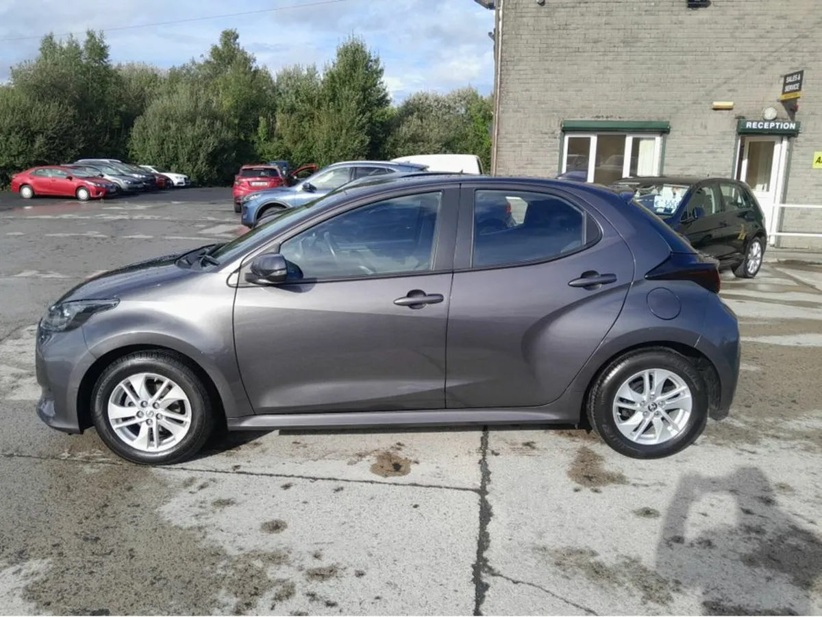 Toyota Yaris 1.0 LUNA 5DR - Image 4