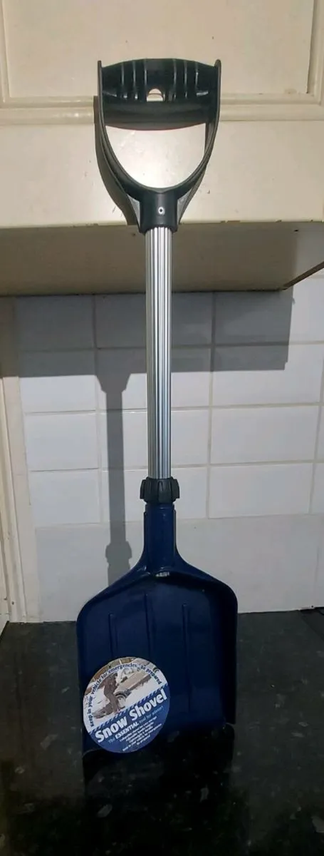 Collapsible shovels €10 each - Image 2