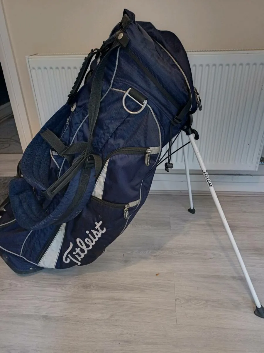 Titleist golf bag with stand. - Image 1