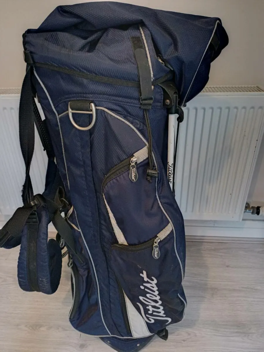 Titleist golf bag with stand. - Image 4