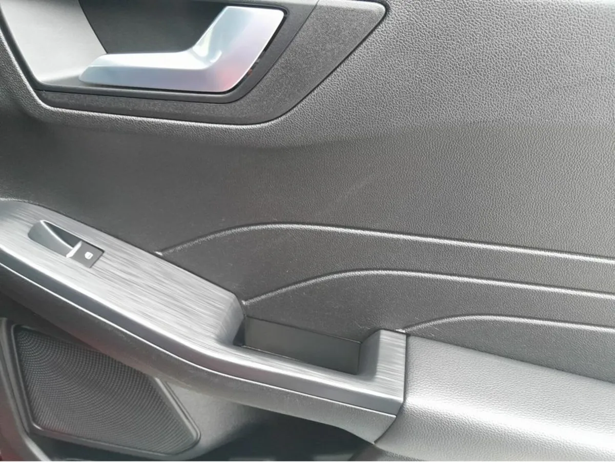 Ford Kuga TITANIUM 2.5 PHEV 225 - Image 4