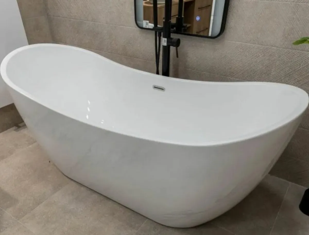Marseille 1700mm x 700mm Luxury Freestanding Bath - Image 3