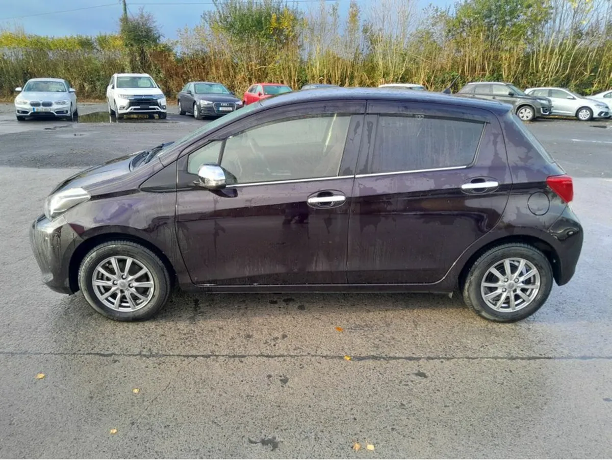 Toyota Yaris 1.3 Vitz/Yaris Jewela Automatic 5 Doo - Image 2