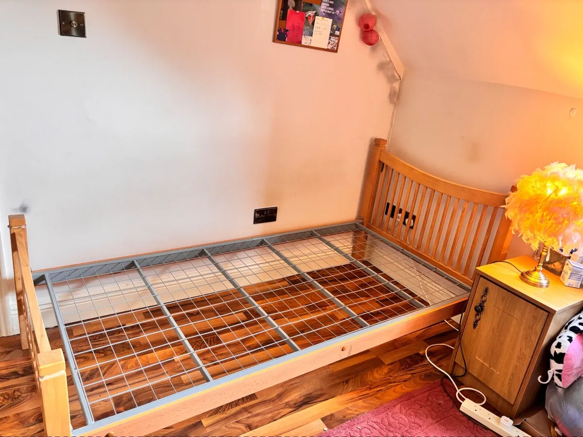 Single Bed - Image 3