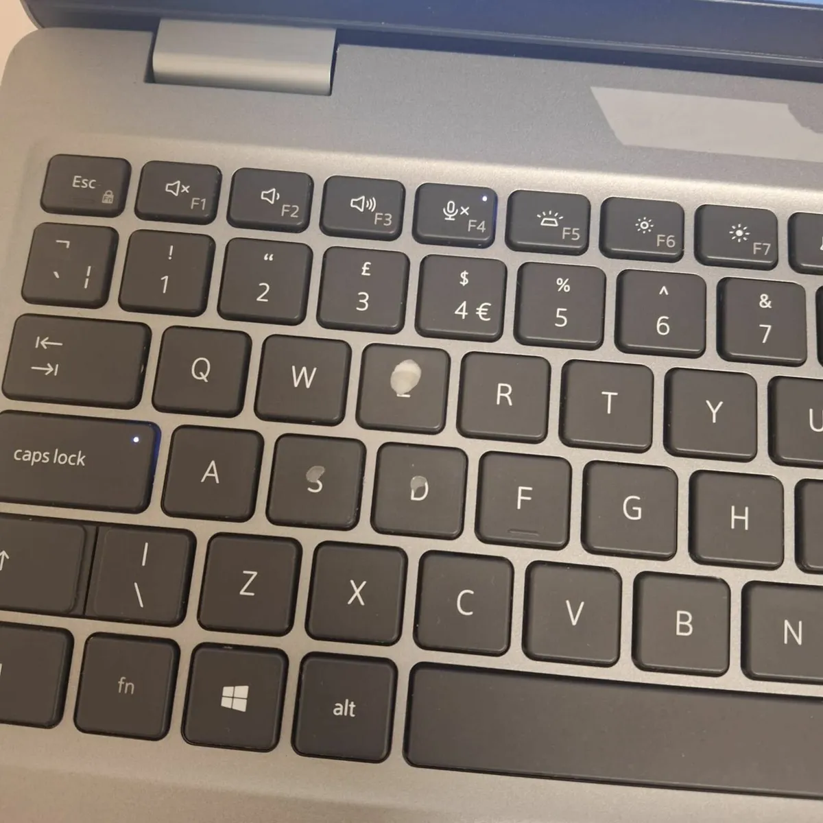 Dell Latitude 5520 i5 11th Gen (1135G7) | 16GB RAM - Image 4